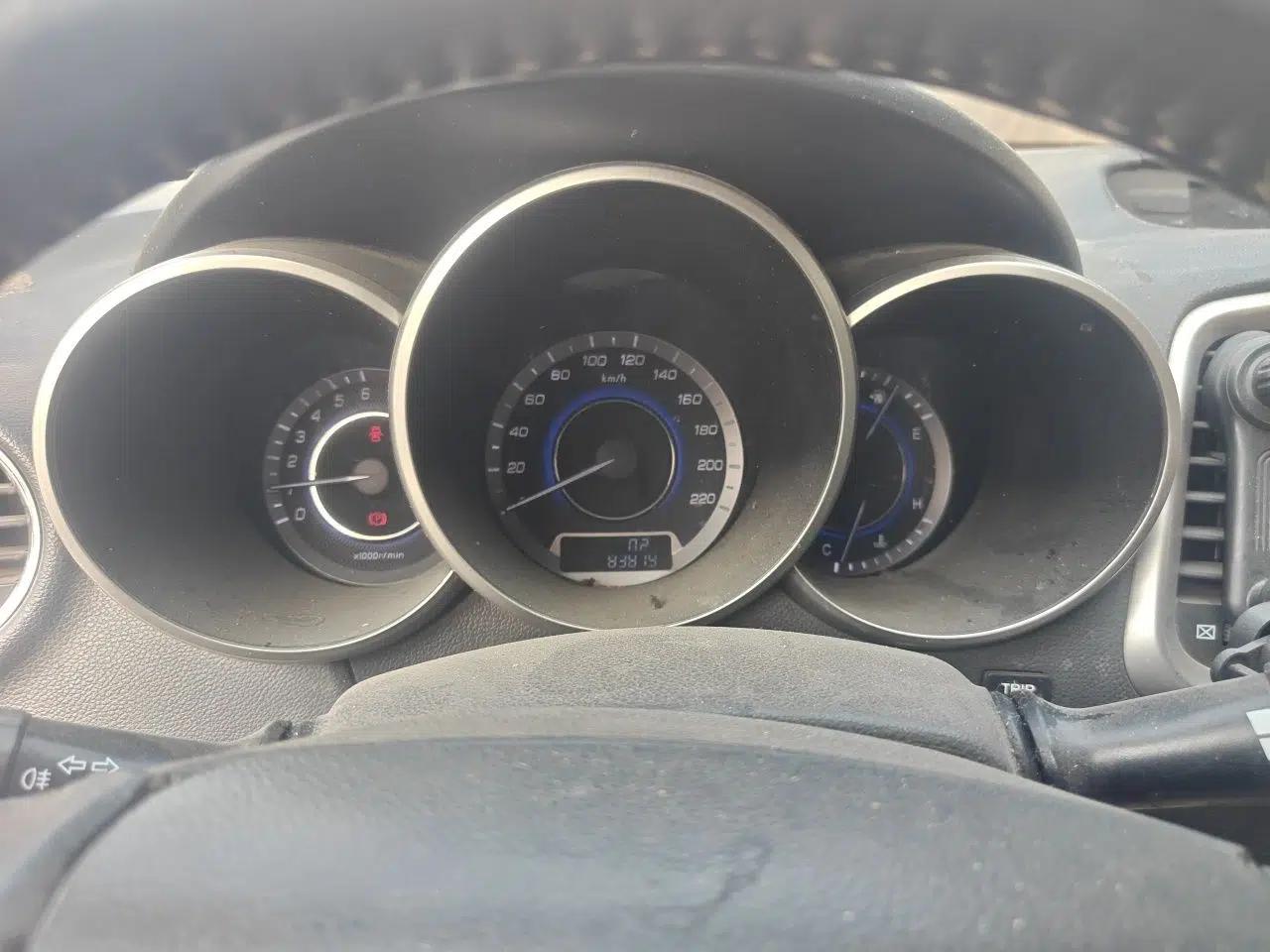 CHANGAN Eado 2015 1.6L Manual Luxury Model China IV Standard — миниатюра 11