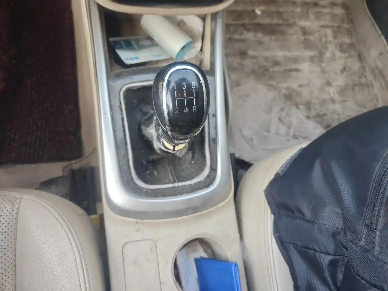 CHANGAN Eado 2015 1.6L Manual Luxury Model China IV Standard — миниатюра 14