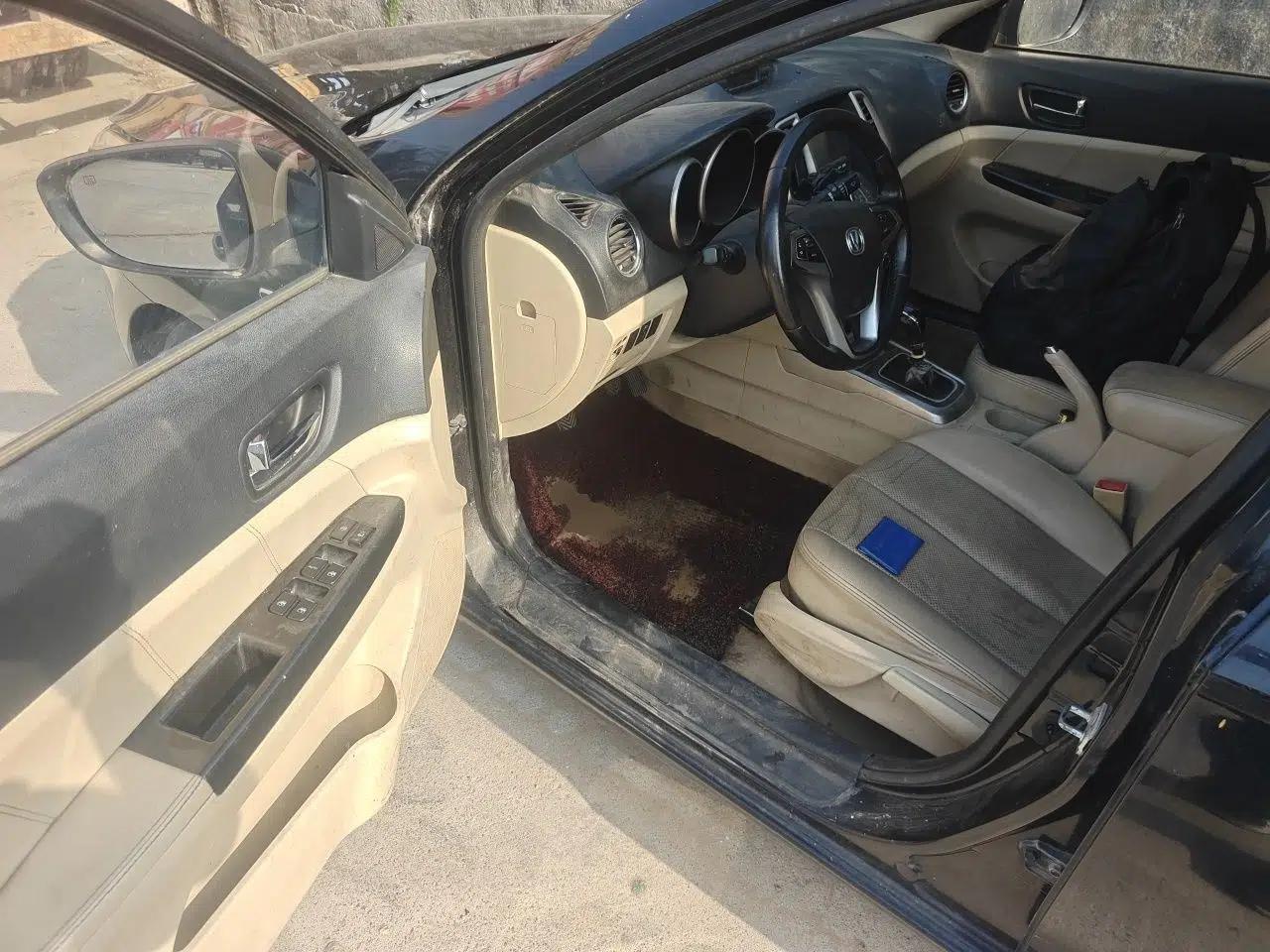 CHANGAN Eado 2015 1.6L Manual Luxury Model China IV Standard — миниатюра 16