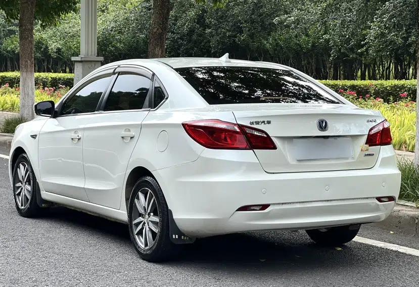 CHANGAN Eado 2015 1.6L Manual Luxury Model China V Standard — миниатюра 13