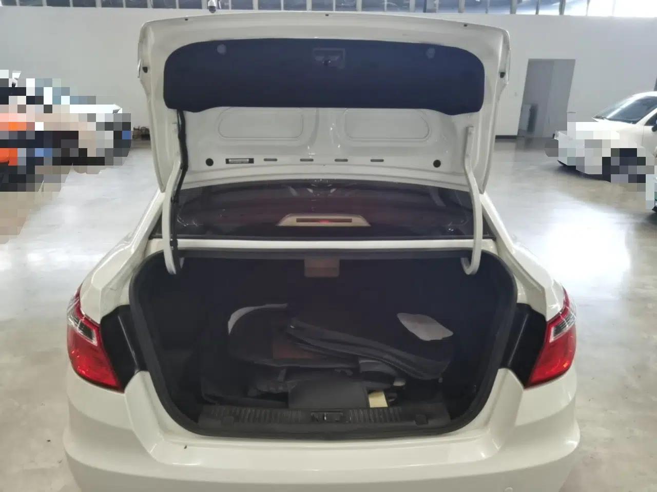 CHANGAN Eado 2015 1.6L Manual Luxury Model China V Standard — миниатюра 29