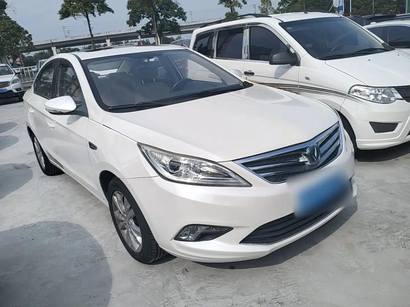 CHANGAN Eado 2014 1.6L Manual Luxury Model — миниатюра 3