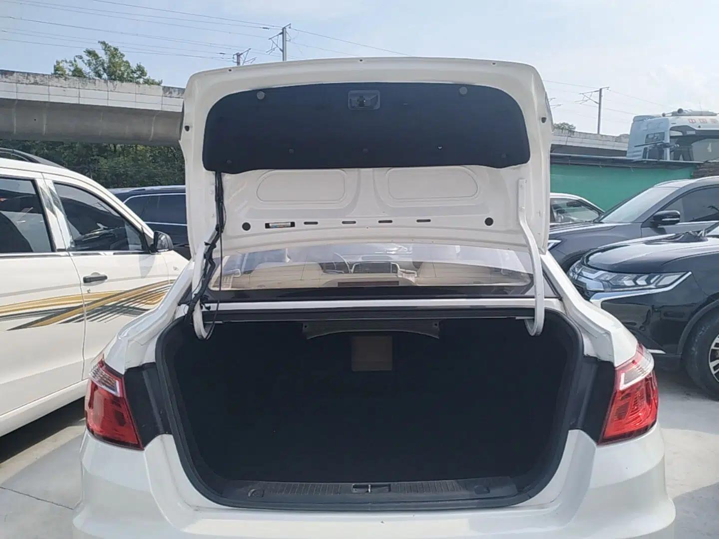 CHANGAN Eado 2014 1.6L Manual Luxury Model — миниатюра 22
