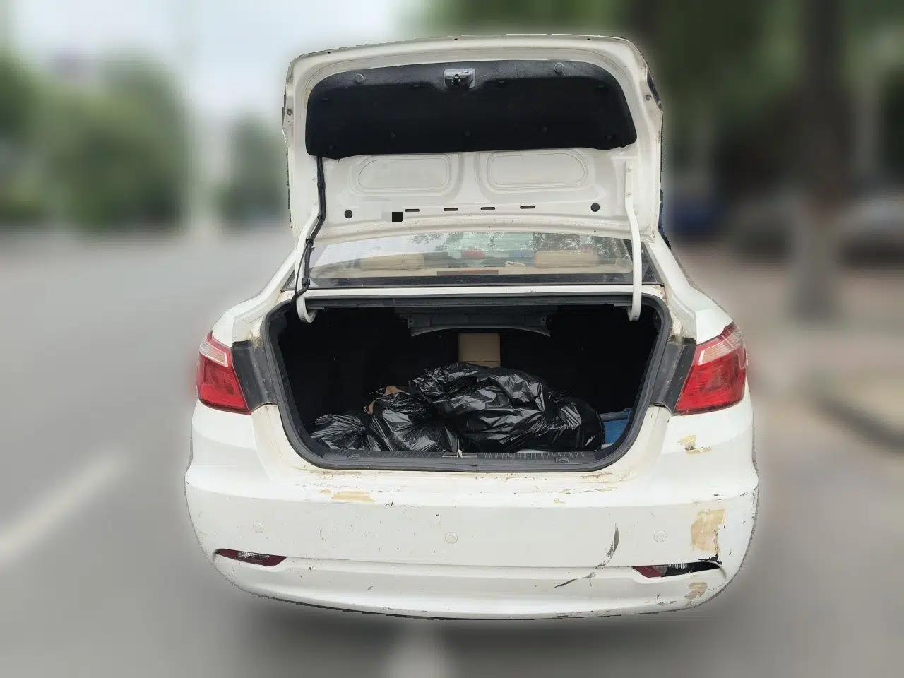 CHANGAN Eado 2015 1.6L Manual Luxury Model China IV Standard — миниатюра 19