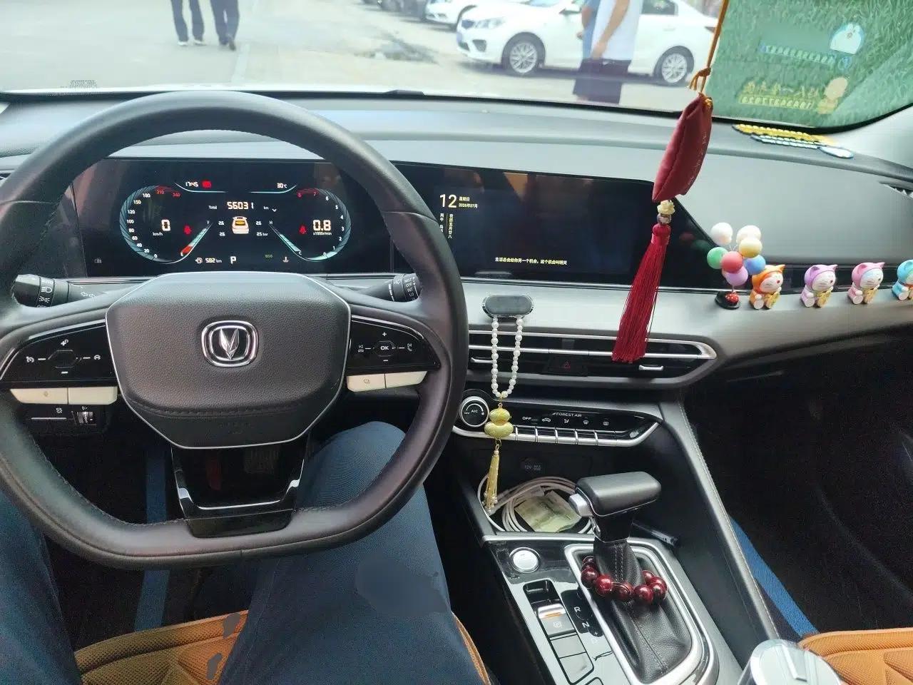 CHANGAN Eado 2022 PLUS 1.6L GDI CVT Luxury Model — миниатюра 9