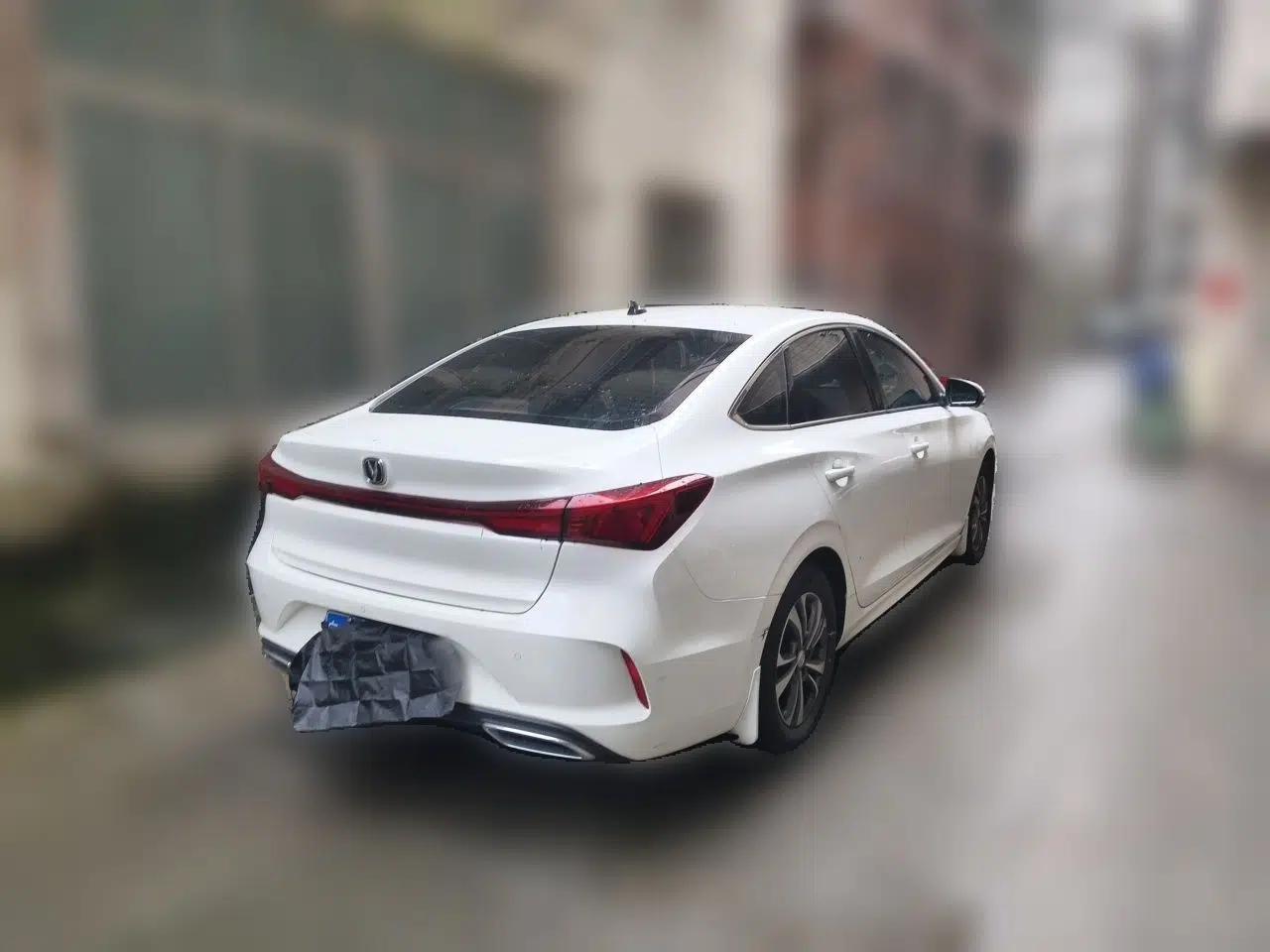 CHANGAN Eado 2023 Changan Edition PLUS Blue Whale NE 1.4T GDI DCT Prestige Version — миниатюра 6