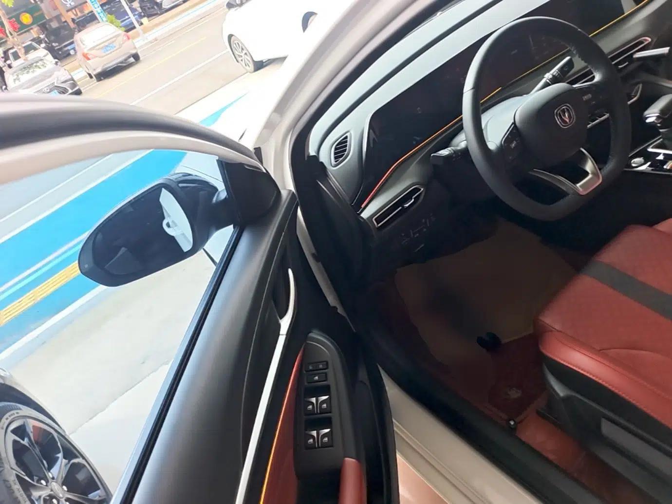 CHANGAN Eado 2021 PLUS Blue Whale NE 1.4T GDI DCT Prestige Model — миниатюра 18