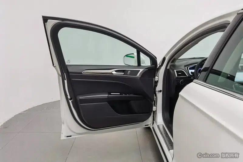 2013 Ford Mondeo 2.0L GTDi200 Luxury — миниатюра 21