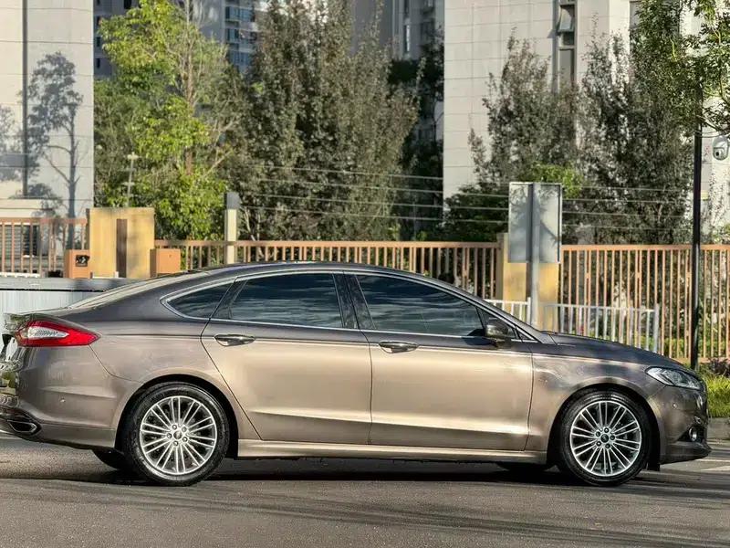 2013 Mondeo 2.0L GTDi240 Flagship Edition — миниатюра 5
