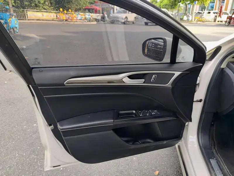 2017 Ford Mondeo EcoBoost 180 Fashion Edition — миниатюра 6