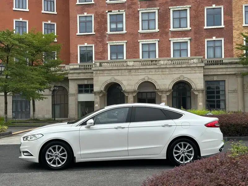 2017 Ford Mondeo EcoBoost 200 Luxury — миниатюра 2