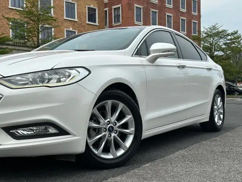 2017 Ford Mondeo EcoBoost 200 Luxury — миниатюра 11