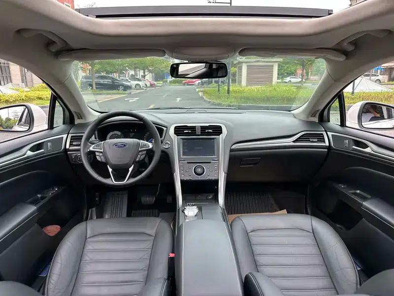 2017 Ford Mondeo EcoBoost 200 Luxury — миниатюра 12