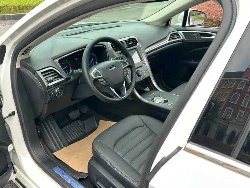 2017 Ford Mondeo EcoBoost 200 Luxury — миниатюра 14