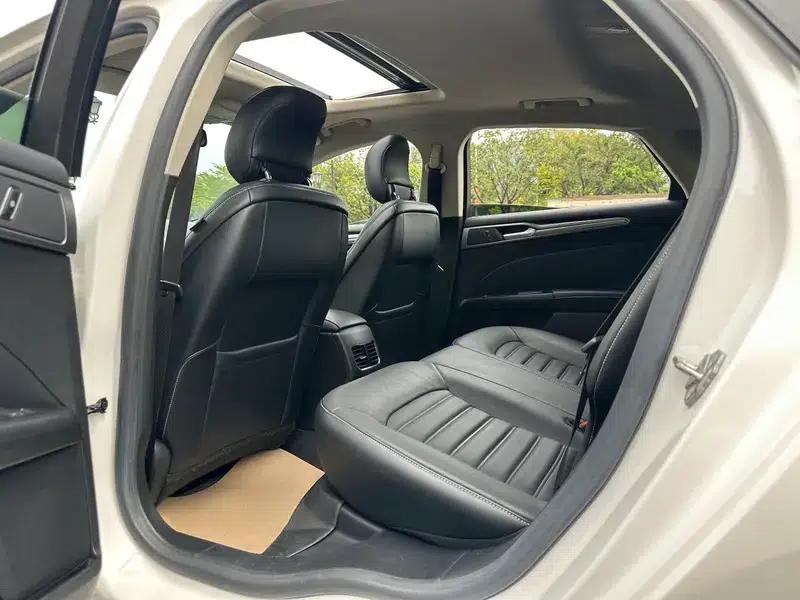 2017 Ford Mondeo EcoBoost 200 Luxury — миниатюра 15