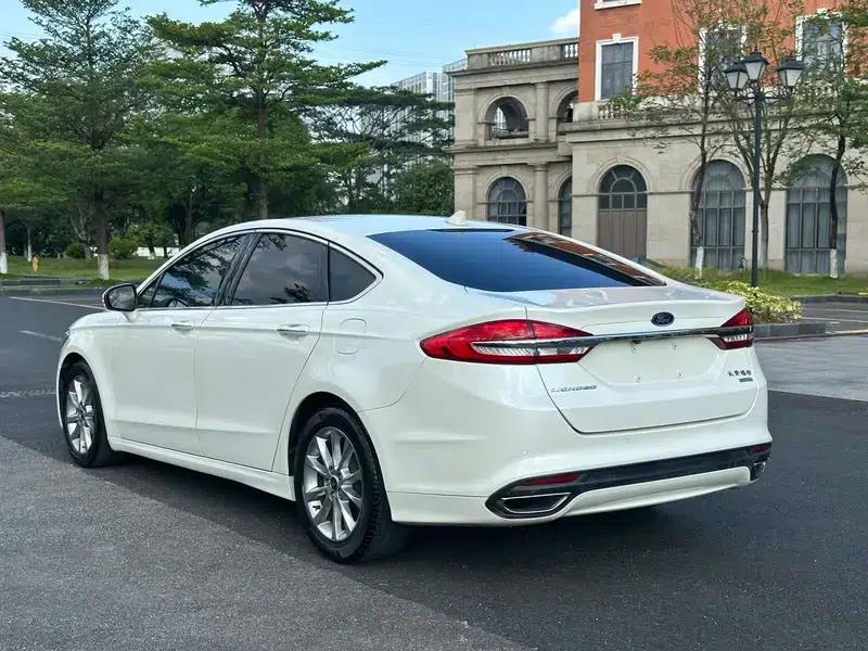 2017 Ford Mondeo EcoBoost 200 Luxury — миниатюра 3