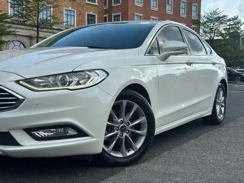 2017 Ford Mondeo EcoBoost 200 Luxury — миниатюра 8