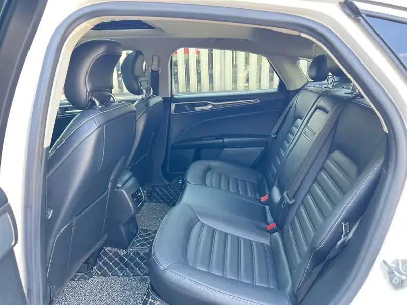 2017 Ford Mondeo EcoBoost 200 Luxury — миниатюра 16