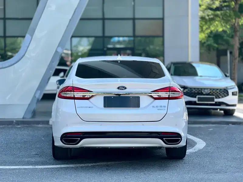2017 Ford Mondeo EcoBoost 200 Luxury — миниатюра 6