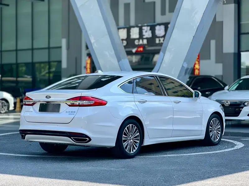 2017 Ford Mondeo EcoBoost 200 Luxury — миниатюра 7