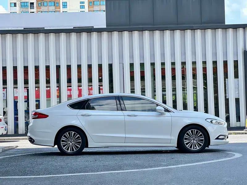 2017 Ford Mondeo EcoBoost 200 Luxury — миниатюра 8