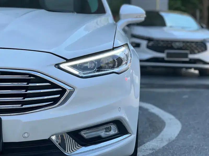 2017 Ford Mondeo EcoBoost 200 Luxury — миниатюра 9