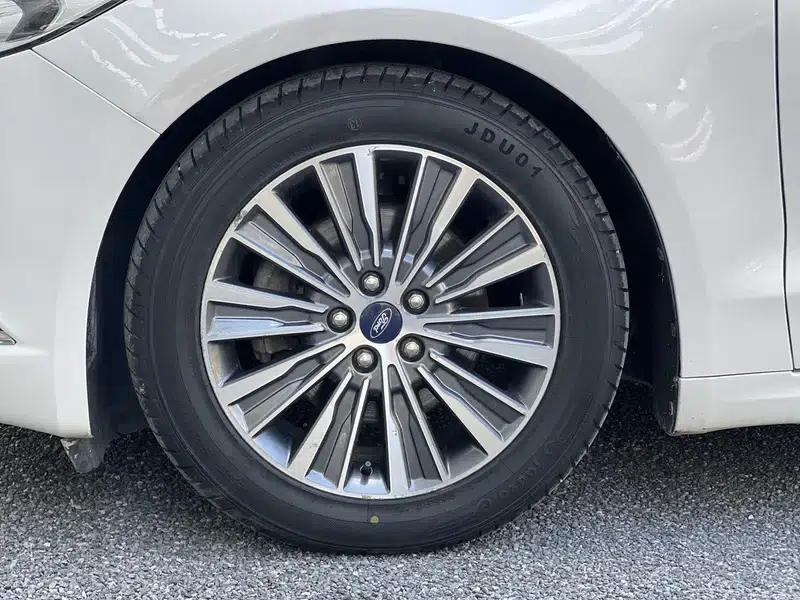 2017 Ford Mondeo EcoBoost 200 Luxury — миниатюра 10