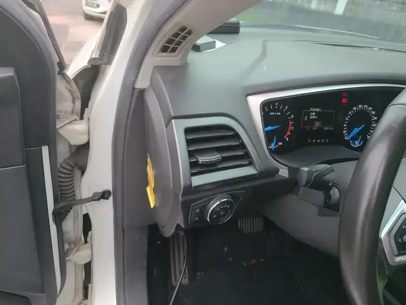 2013 Ford Mondeo 1.5L GTDi180 Fashion Edition — миниатюра 13
