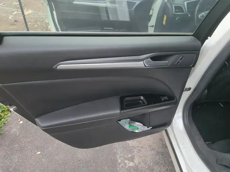 2013 Ford Mondeo 1.5L GTDi180 Fashion Edition — миниатюра 17