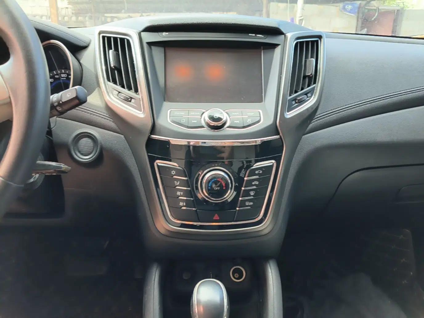 CHANGAN CS35 2017 1.6L Automatic Luxury Model — миниатюра 15
