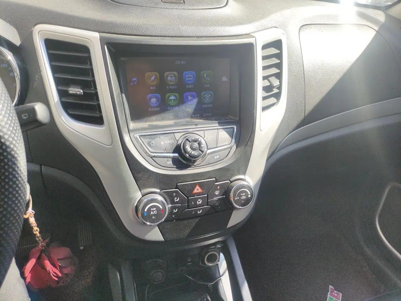 CHANGAN CS35 2014 1.6L Automatic Luxury Model China IV Standard — миниатюра 13