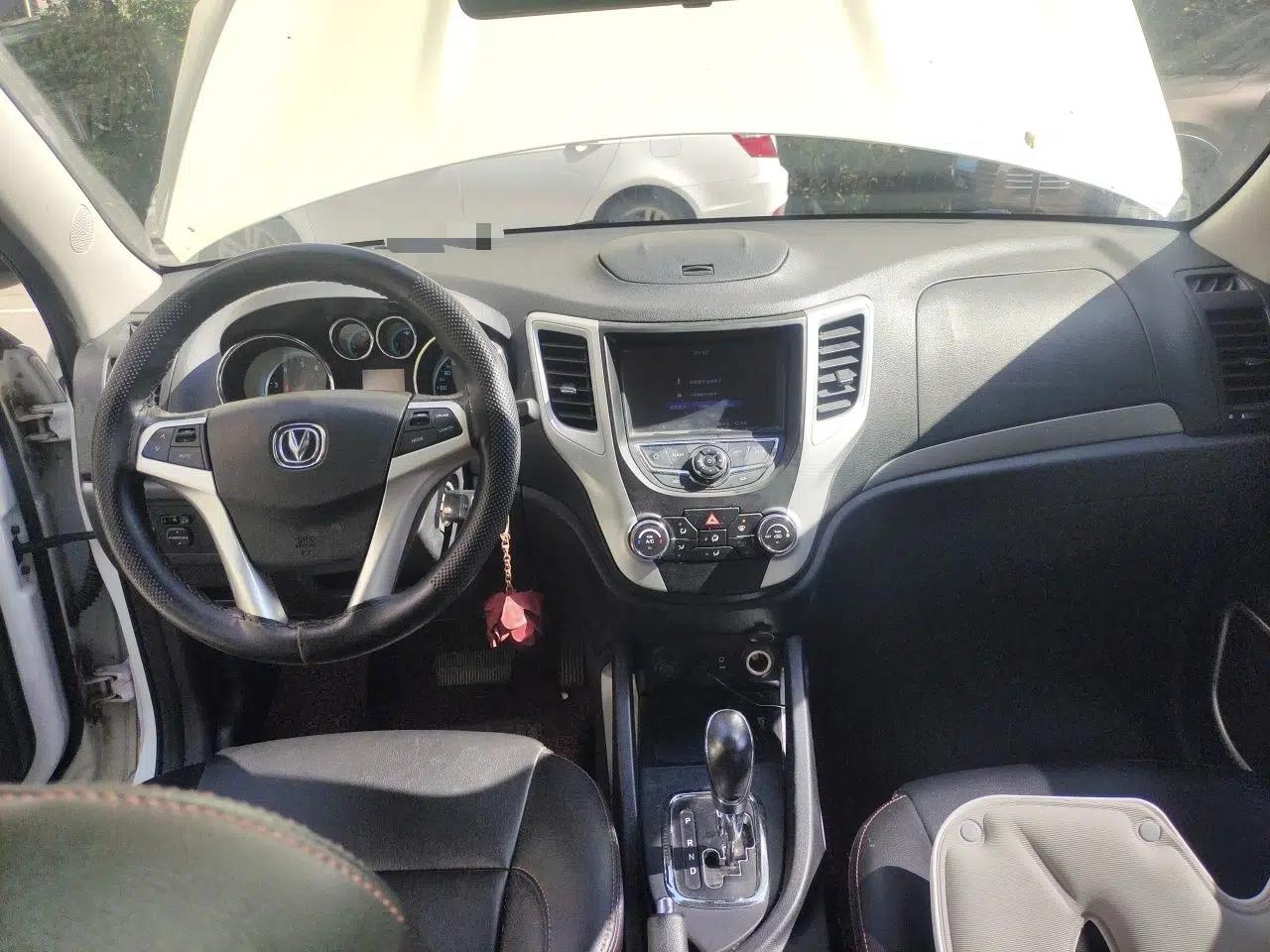 CHANGAN CS35 2014 1.6L Automatic Luxury Model China IV Standard — миниатюра 9
