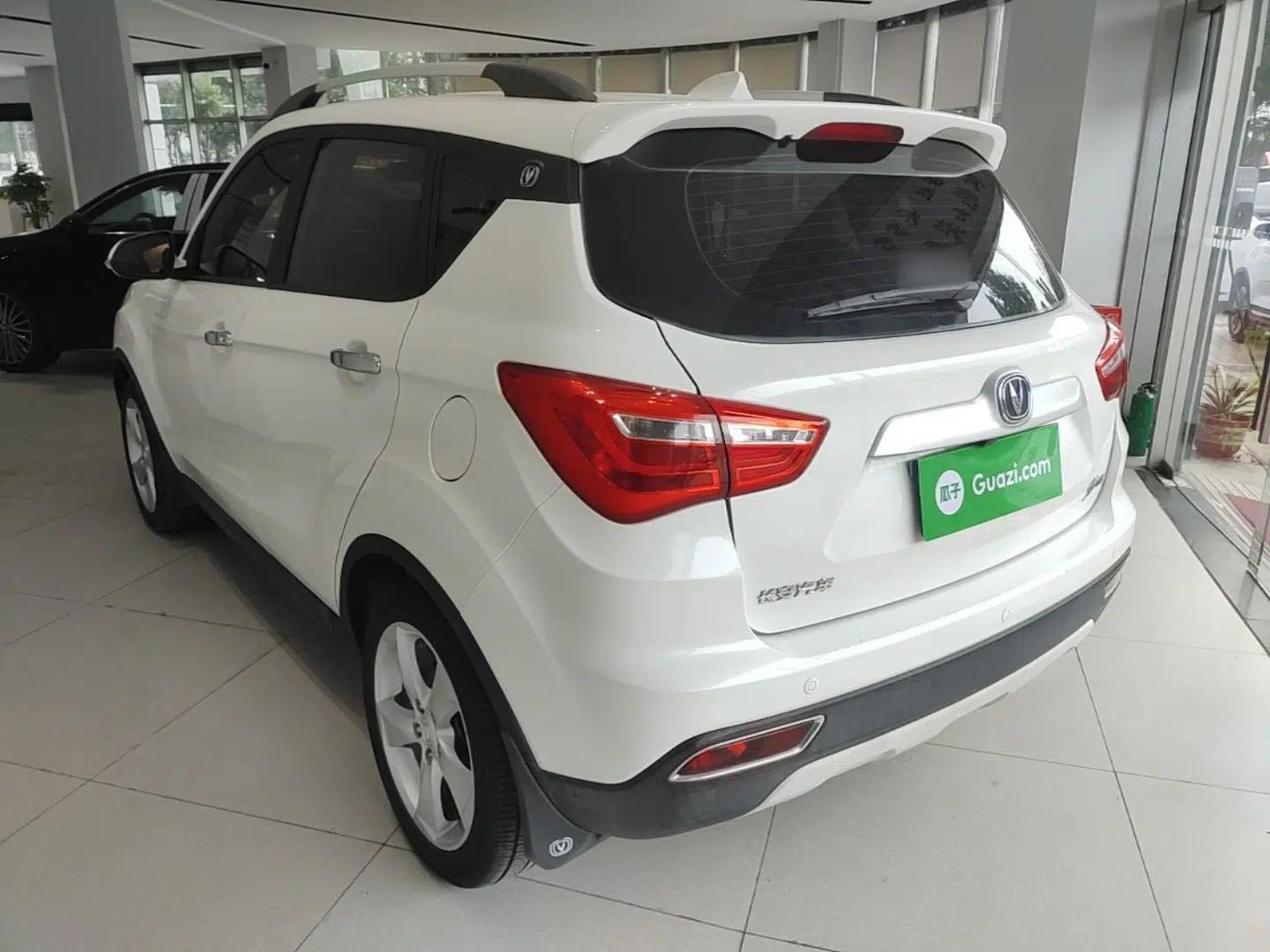 CHANGAN CS35 2017 1.6L Manual Luxury Model — миниатюра 4
