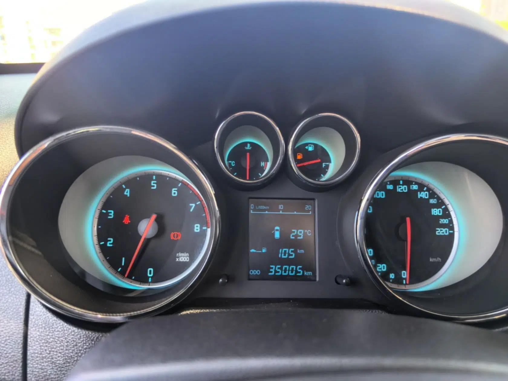 CHANGAN CS35 2015 1.6L Manual Luxury Model China IV Standard — миниатюра 14