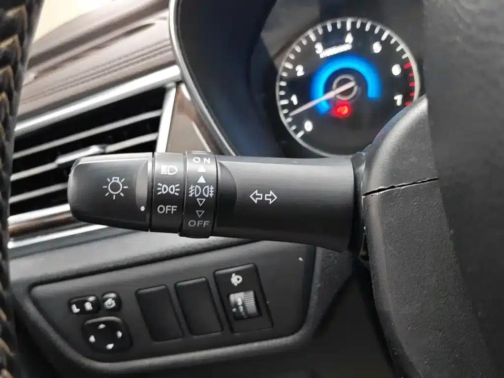 Fengguang 580 2018 Model 1.5T CVT Luxury — миниатюра 21