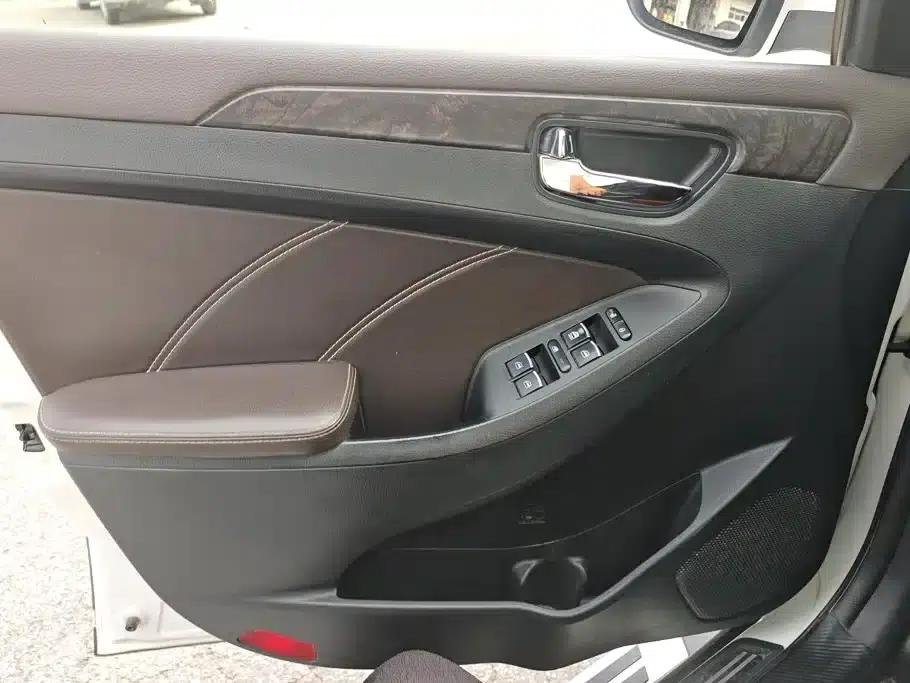 Fengguang 580 2017 1.5T CVT Smart Connect Edition — миниатюра 7