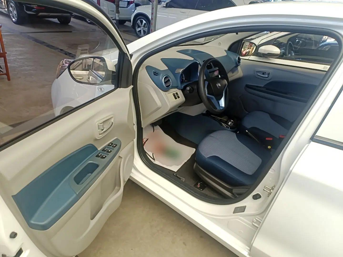CHANGAN Benni E-Star 2021 National Edition Colorful Version Lithium Iron Phosphate (31.86 kWh) — миниатюра 18