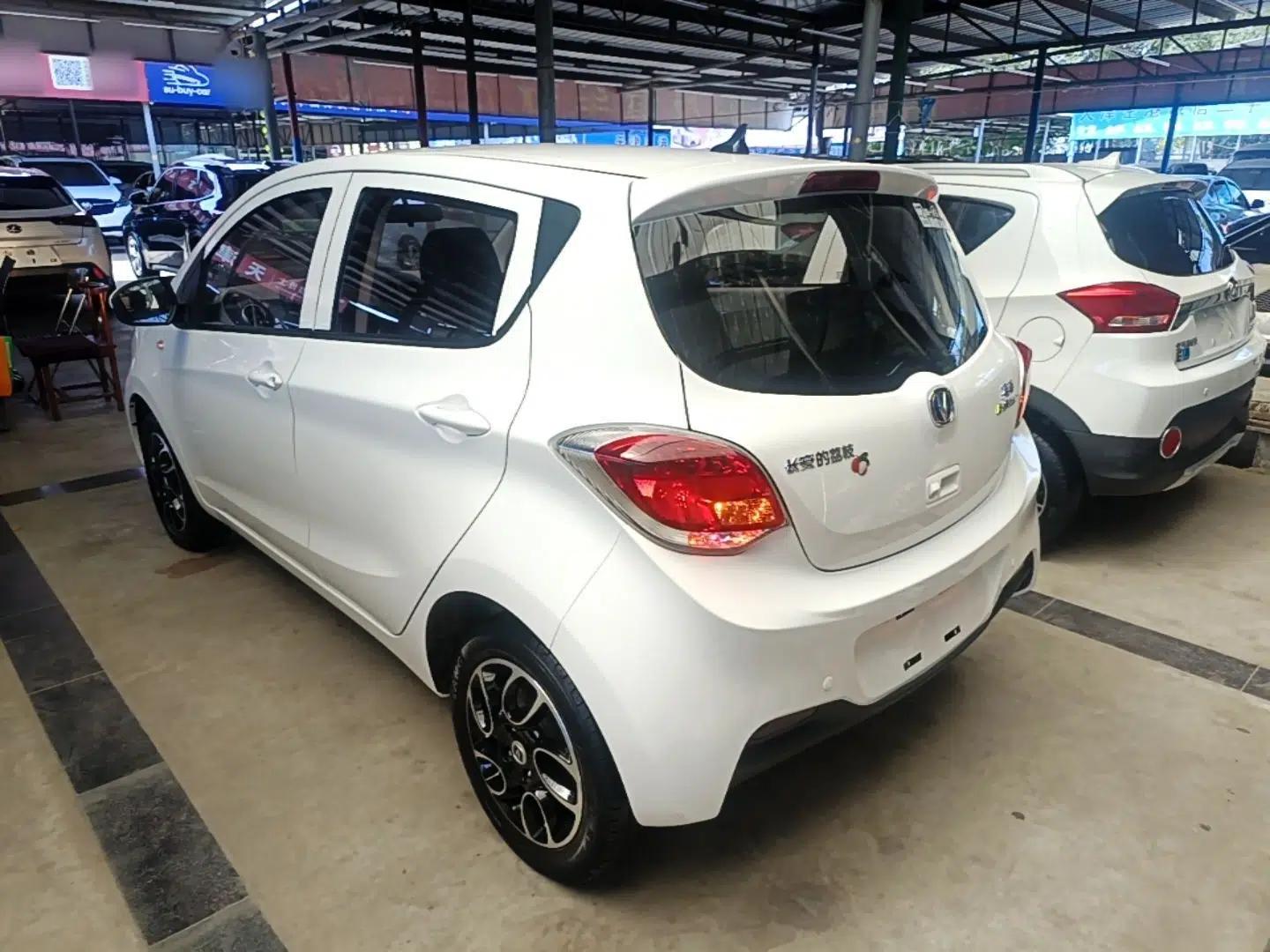 CHANGAN Benni E-Star 2021 National Edition Colorful Version Lithium Iron Phosphate (31.86 kWh) — миниатюра 4