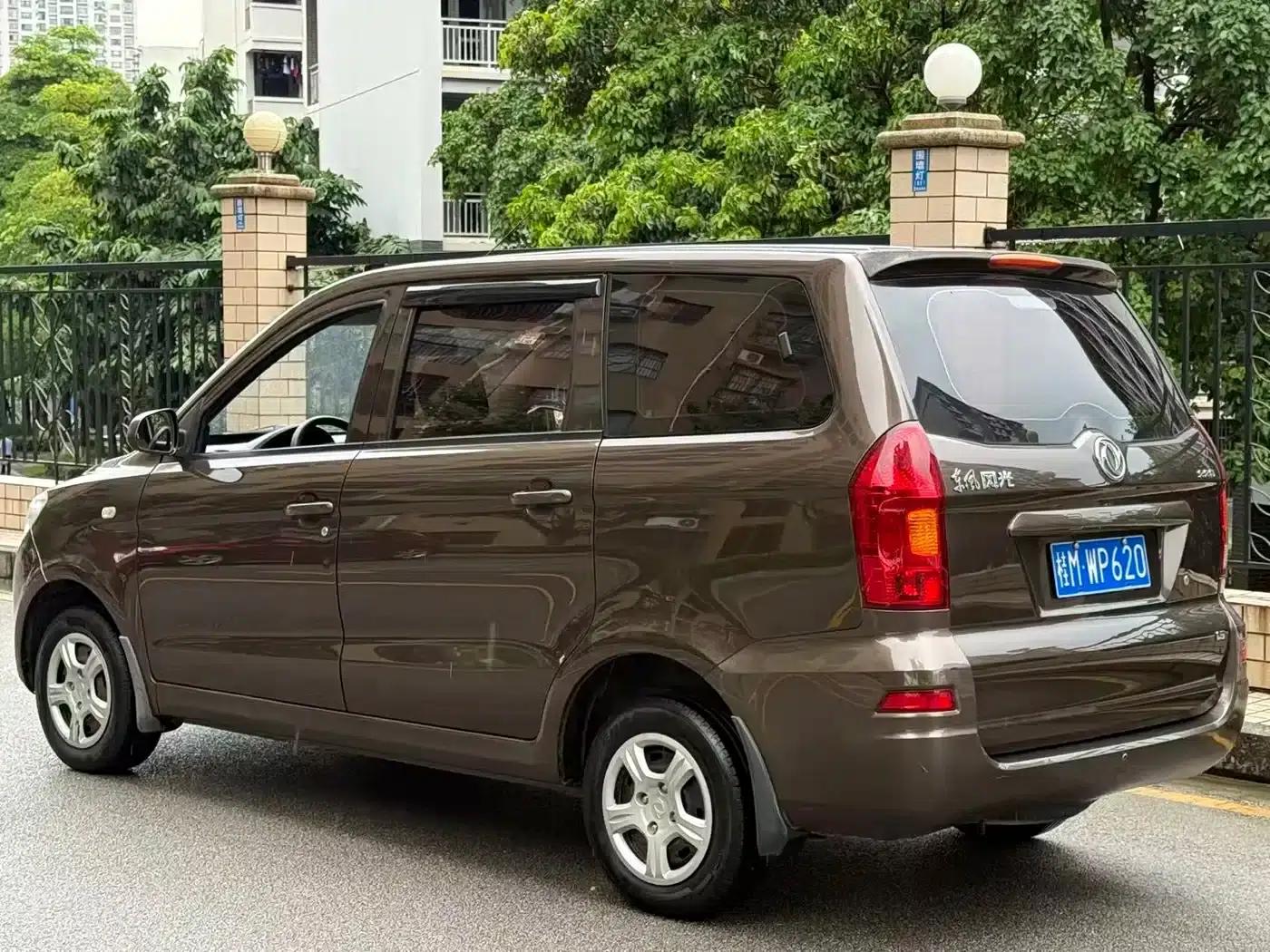 Fengguang 330 2014 Model 1.5L Manual Comfort Edition DK15-02 — миниатюра 3
