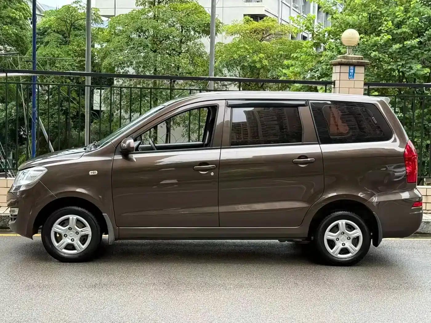 Fengguang 330 2014 Model 1.5L Manual Comfort Edition DK15-02 — миниатюра 5