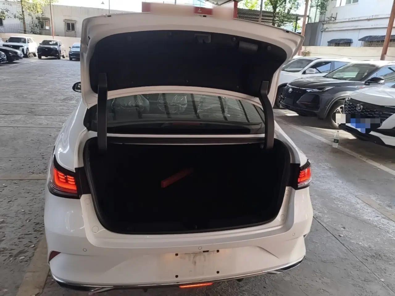 CHANGAN Ruicheng PLUS 2023 1.5T DCT Navigation Edition — миниатюра 22
