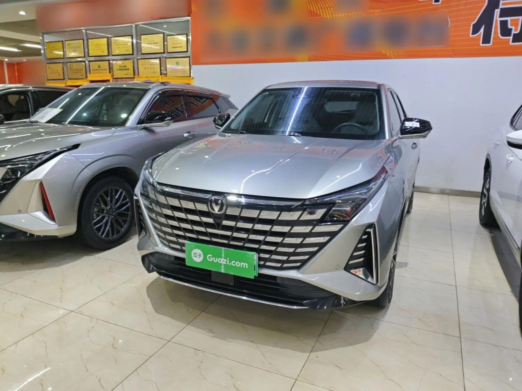 CHANGAN UNI-Z New Energy 2024 Blue Whale Smart Electric iDD 125km Excellence Model — миниатюра 1