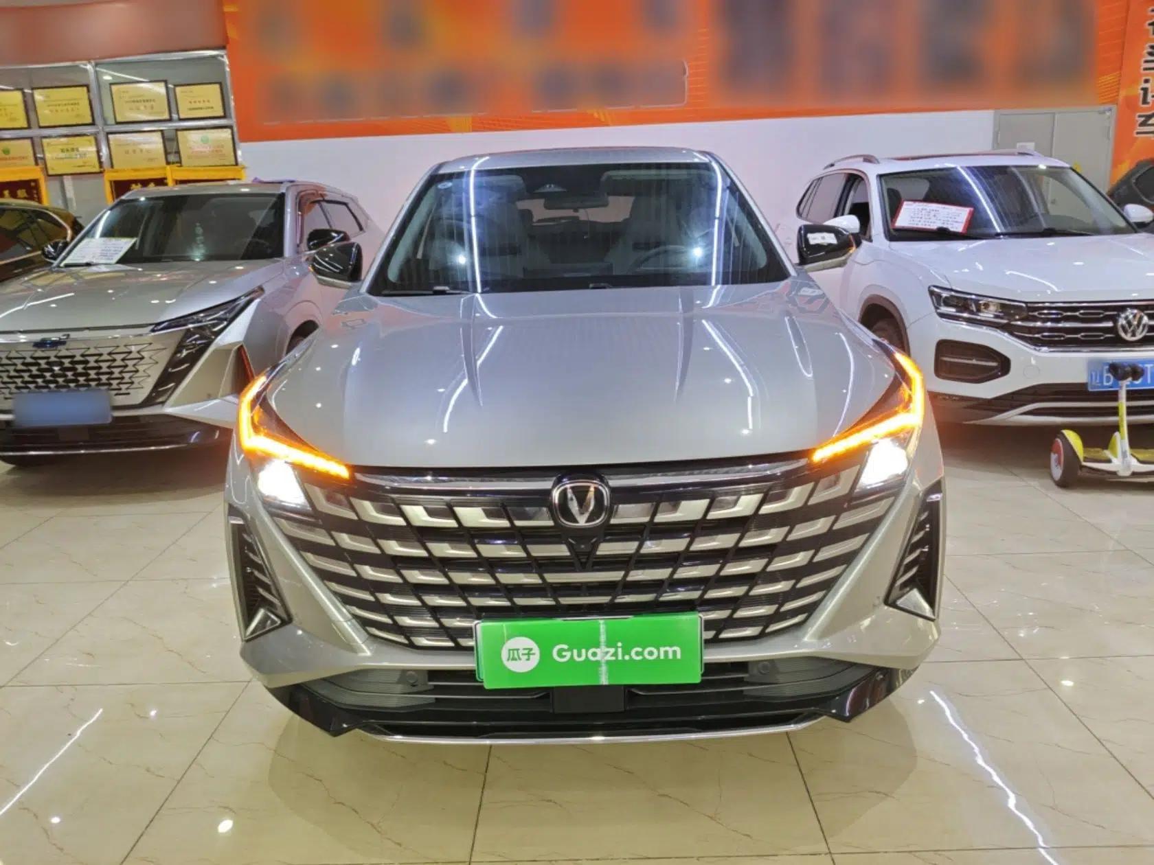 CHANGAN UNI-Z New Energy 2024 Blue Whale Smart Electric iDD 125km Excellence Model — миниатюра 2