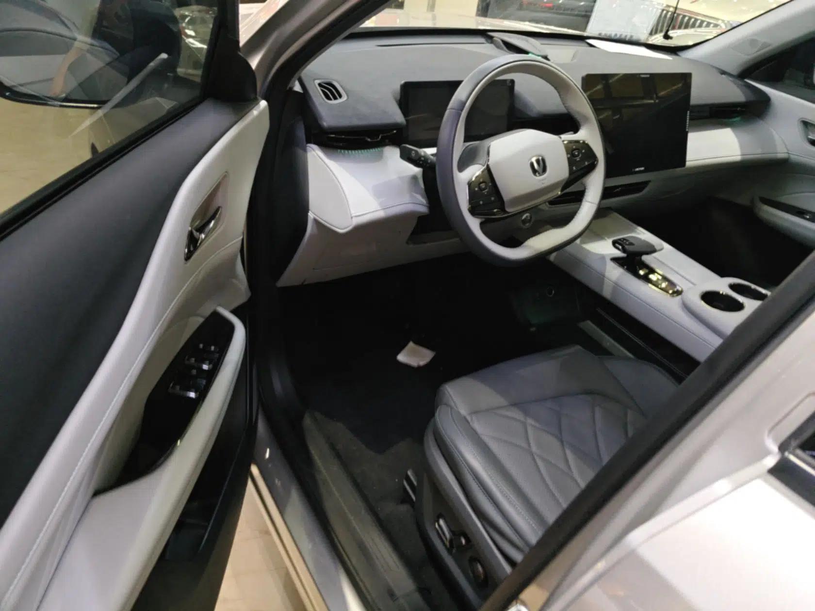 CHANGAN UNI-Z New Energy 2024 Blue Whale Smart Electric iDD 125km Excellence Model — миниатюра 18