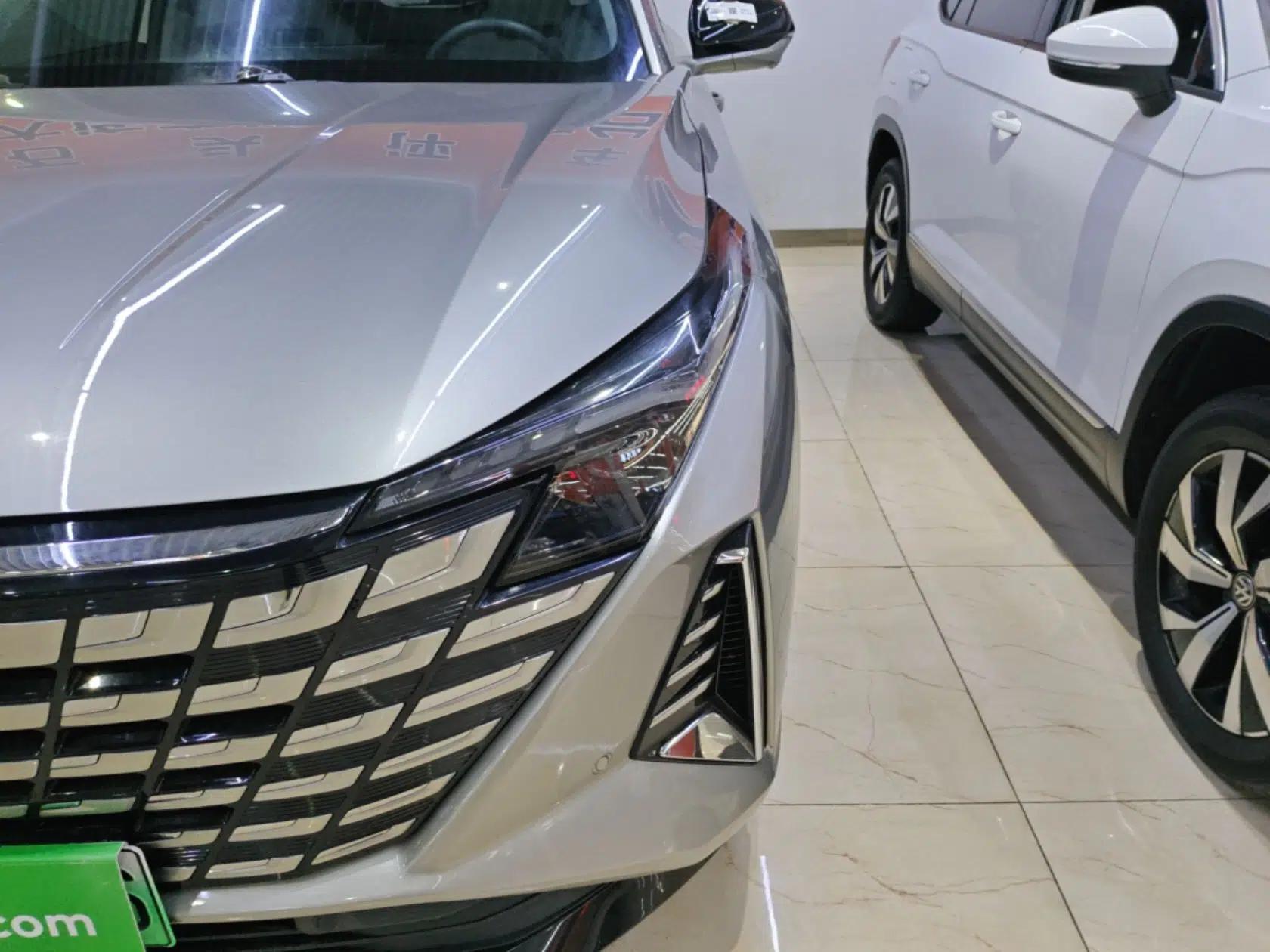 CHANGAN UNI-Z New Energy 2024 Blue Whale Smart Electric iDD 125km Excellence Model — миниатюра 8