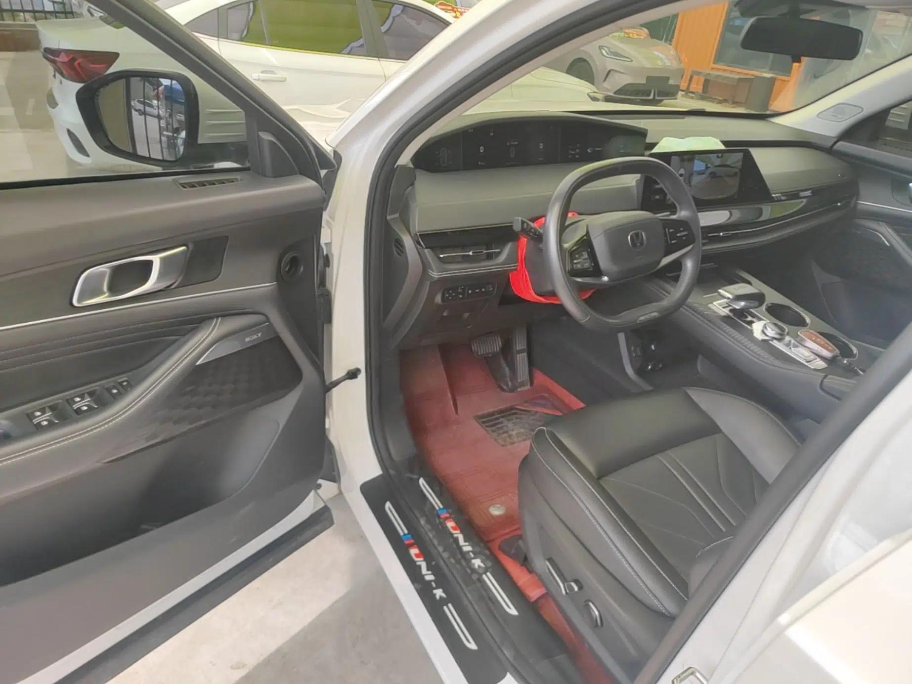 CHANGAN UNI-K iDD 2023 Zhidian iDD 1.5T 135km Smart & Fun Model — миниатюра 18
