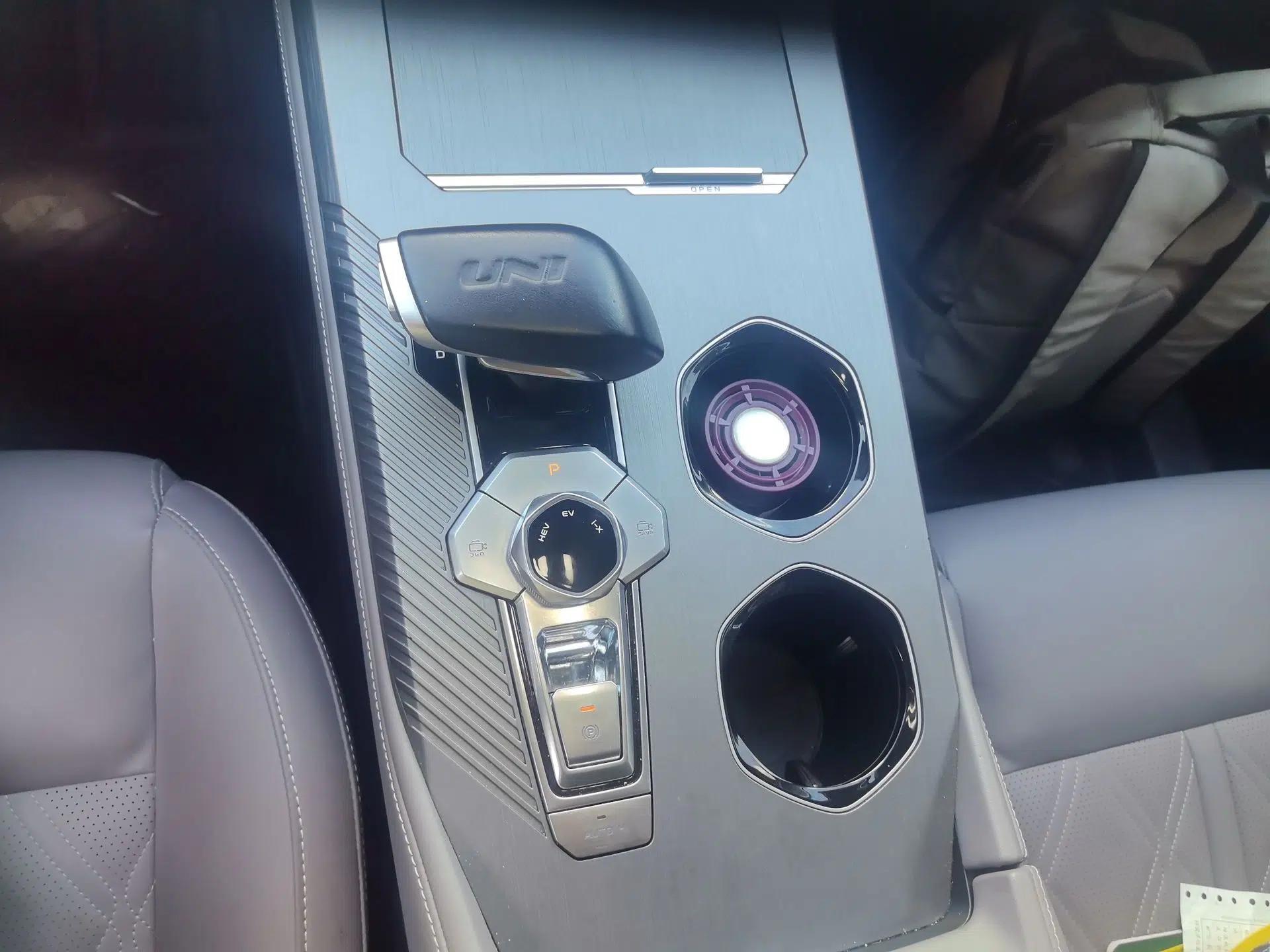 CHANGAN UNI-K iDD 2022 Blue Whale iDD 130km 1.5T Prestige Model — миниатюра 14