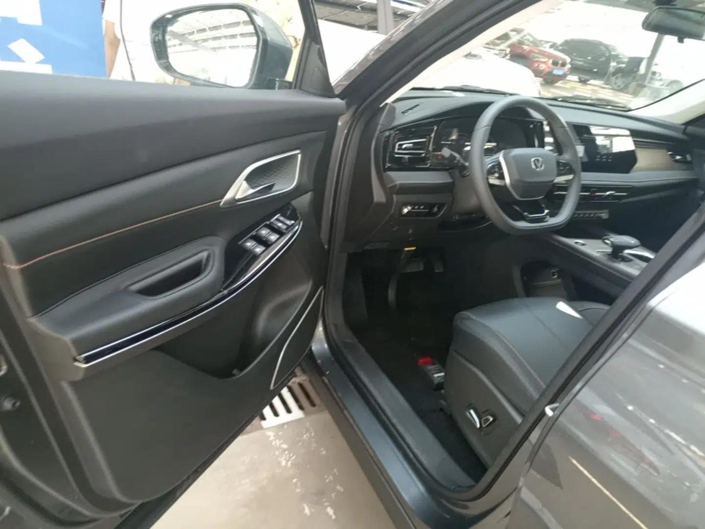 CHANGAN X7 PLUS 2024 1.5T Automatic Prestige 7-Seater — миниатюра 18
