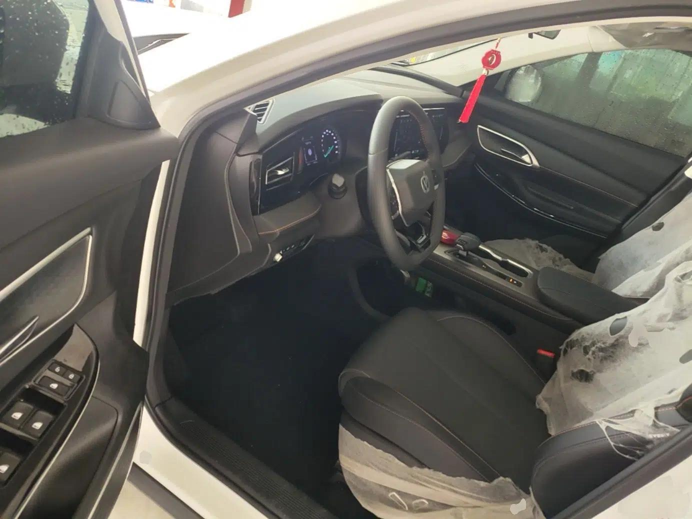 CHANGAN X7 PLUS 2024 1.5T Automatic Smart Enjoyment 5-Seater — миниатюра 18