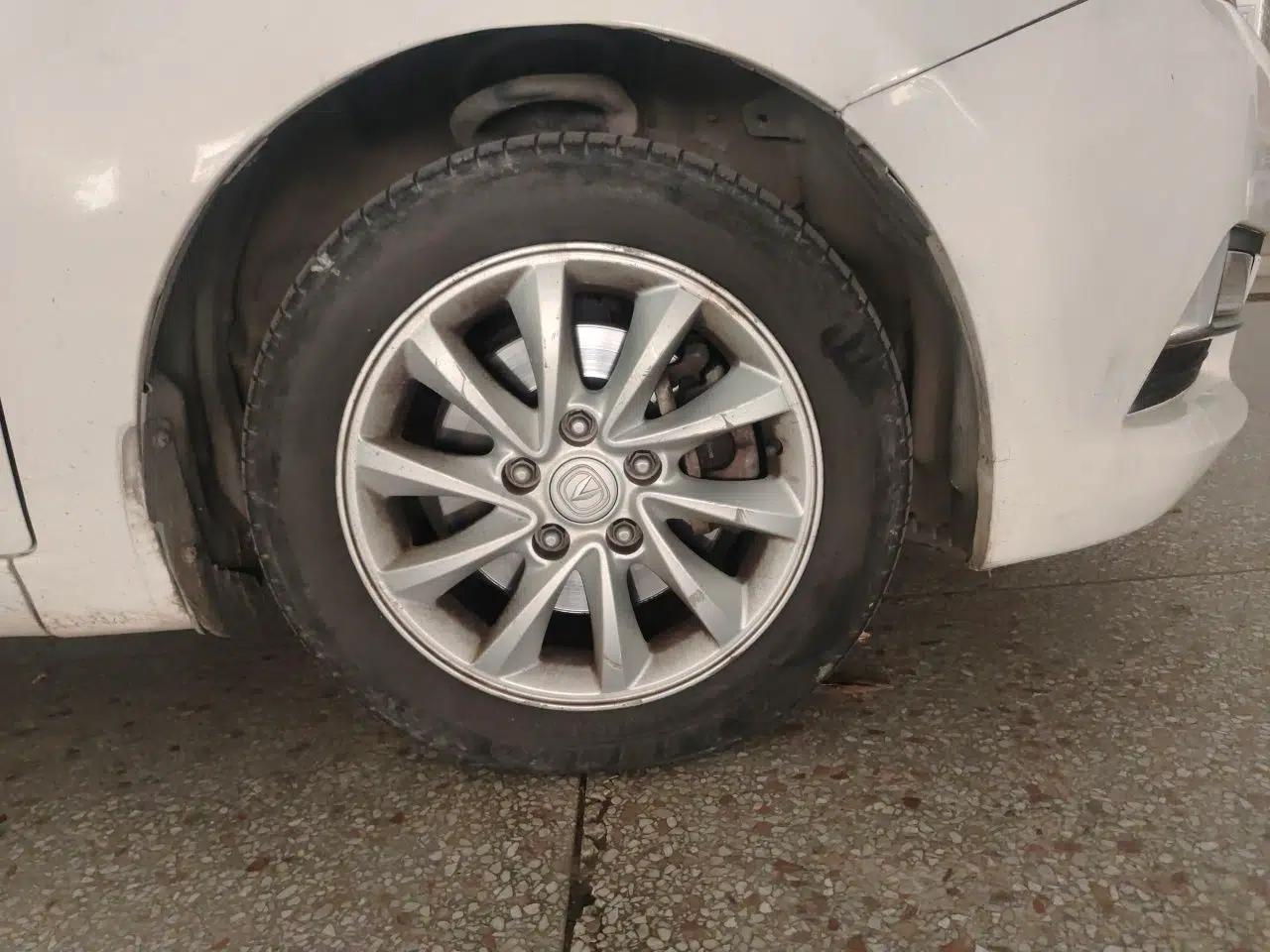 CHANGAN Alsvin V7 2015 1.6L Automatic Joyful Model China IV Standard — миниатюра 8